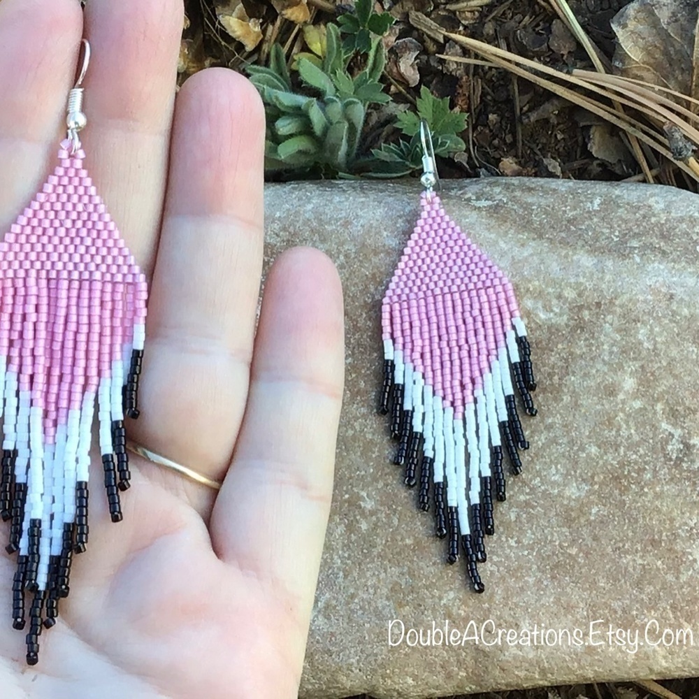 𝅺Pink and Black Beaded Earrings with Fringe, New, Handmade By Me - Picture 7 of 8